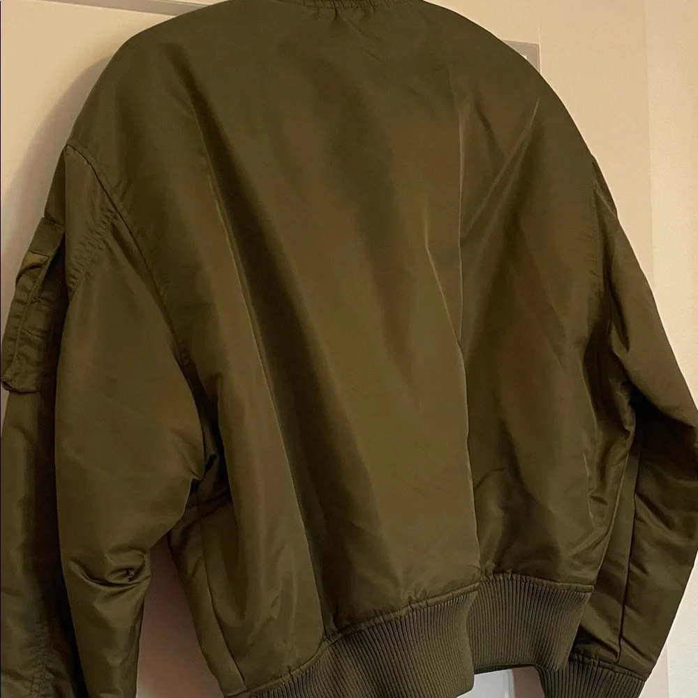 Fabletics Oversized Olive Green Bomber Jacket - Picture 3 of 4